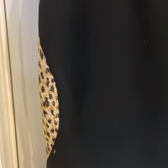 Diane von Furstenberg Beige Leopard Print Pencil Skirt w/ Black Back - Picture 6 of 11